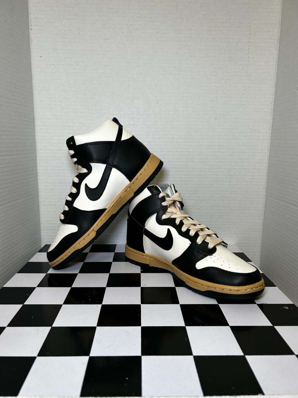 Nike Wmns Dunk High SE 'Vintage Panda' DZ4732-133